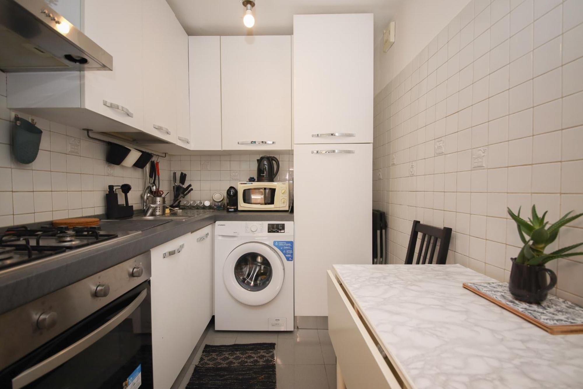 B Live By Ghor Apartment